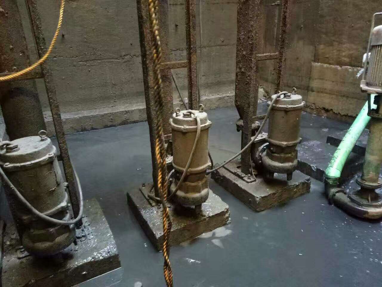 云梦污水池清理